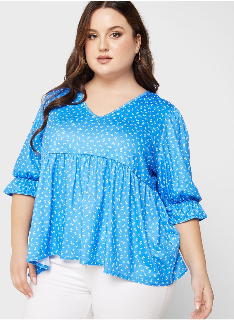 In The Style Curve Curve Jac Jossa Blue Smudge Print Smock Top With Puff Sleeves  - Image 1
