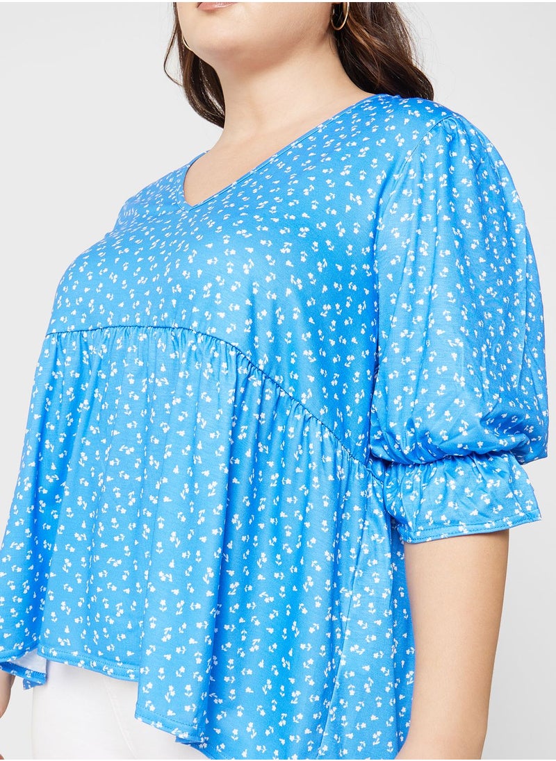 In The Style Curve Curve Jac Jossa Blue Smudge Print Smock Top With Puff Sleeves  - Image 3