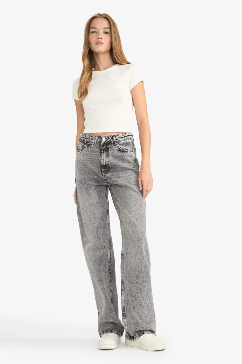 ديفاكتو Straight Fit High Waist Long Washed Jeans