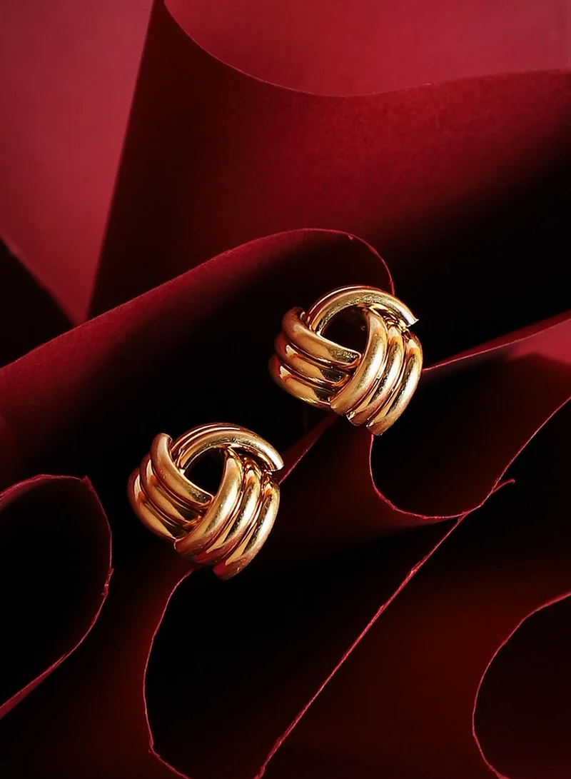 سوهي قرط صناعي صغير متشابك بنقوش مضلعة