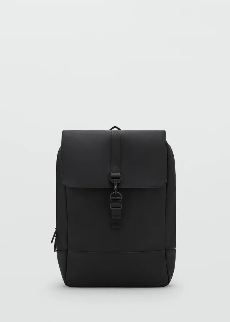 مانجو مان Rubberized backpack with flap closure