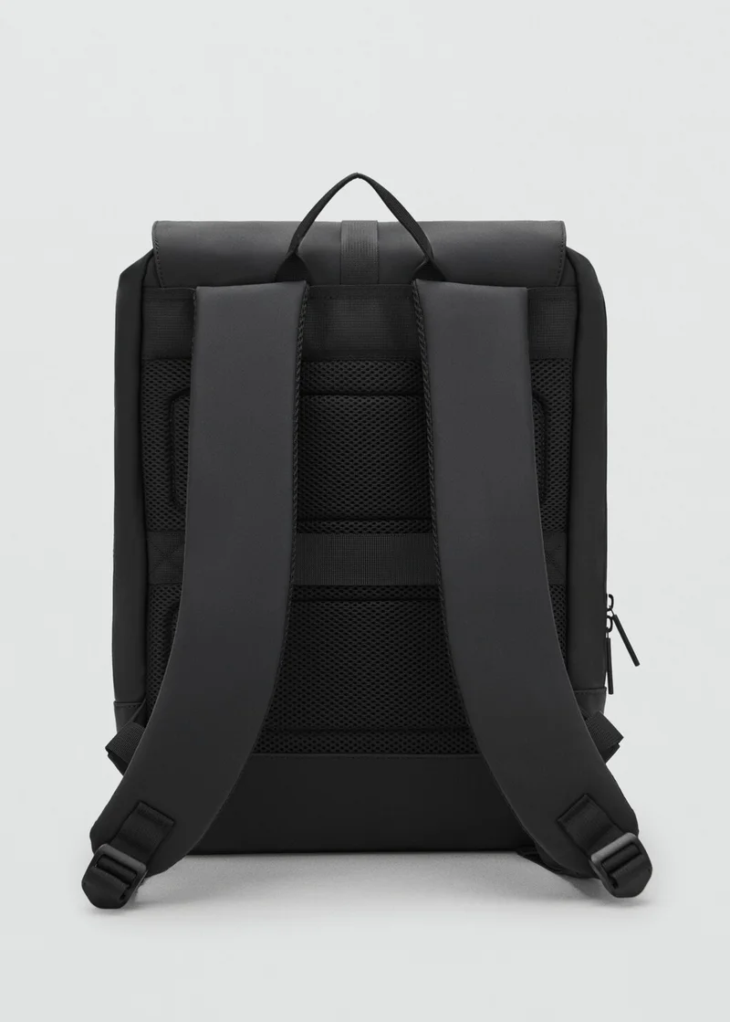 مانجو مان Rubberized backpack with flap closure