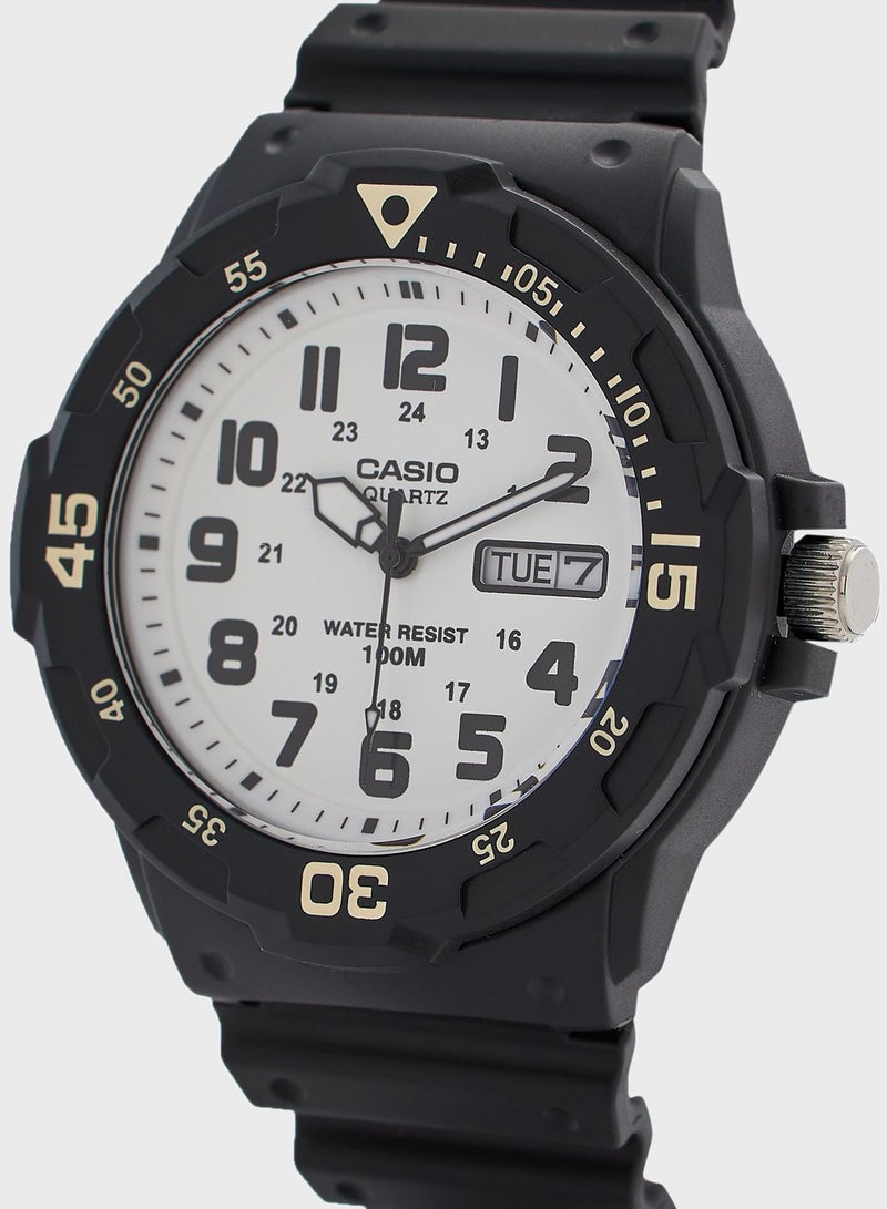 كاسيو ساعة يد بعقارب وسوار من السيليكون - Image 2