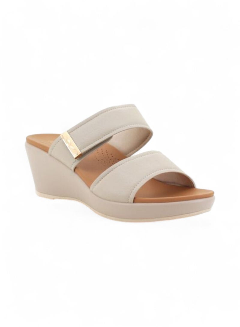 Bata Elegant Cross-Strap Wedge Sandal - Image 1