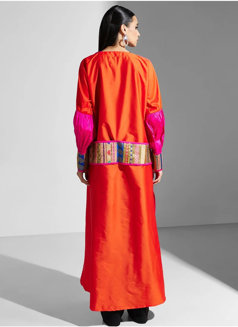 Khizana Two Toned Abaya With Puff Sleeve