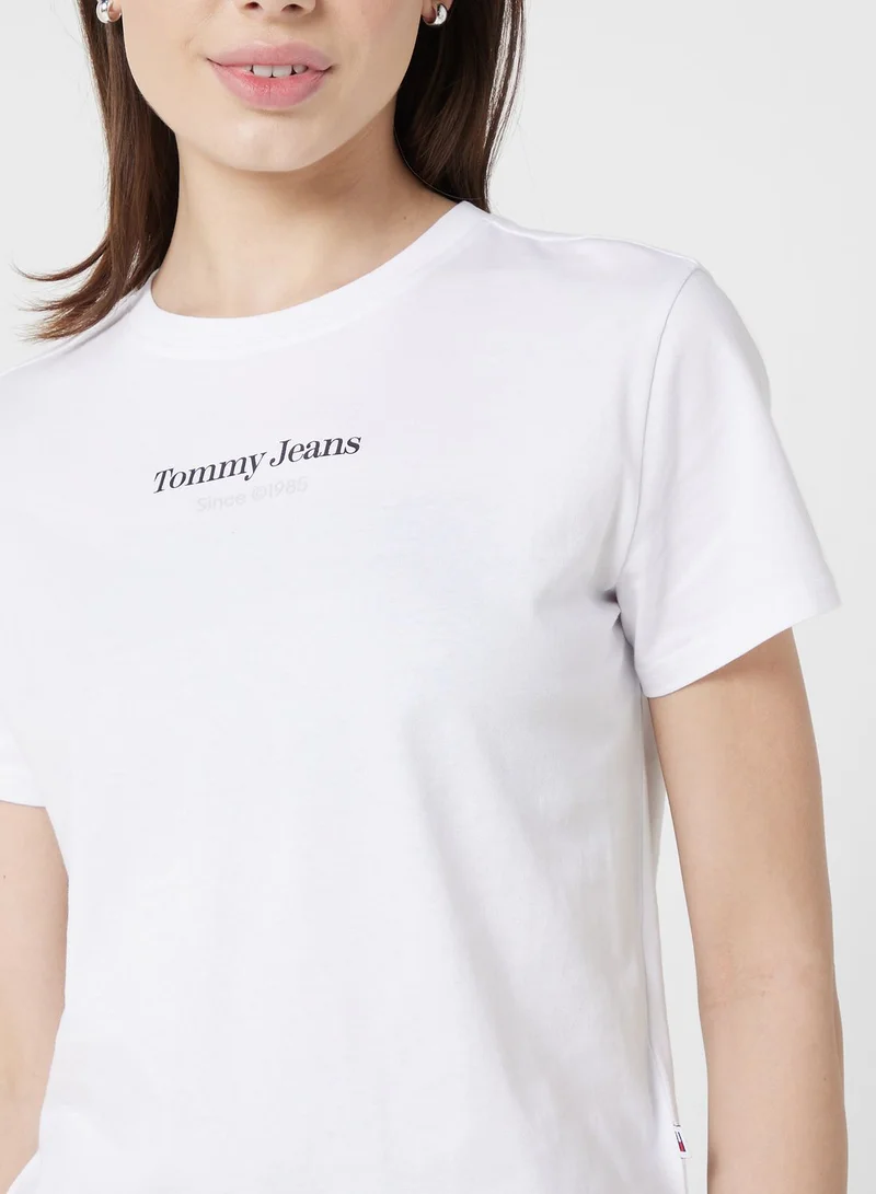 TOMMY JEANS Essential Logo T-Shirt