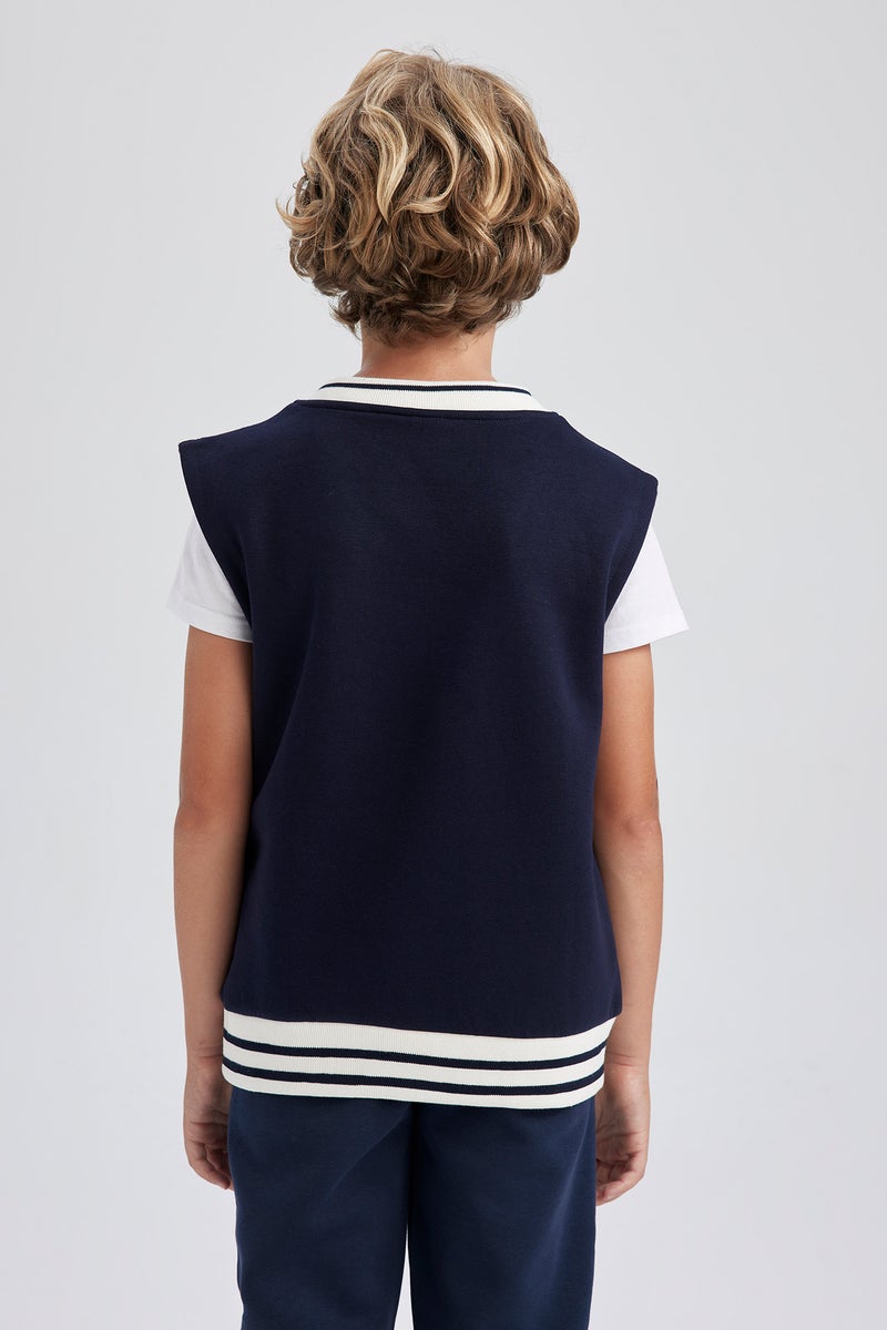 DeFacto Boy Oversize Fit Thick Sweatshirt Fabric Vest  - Image 5