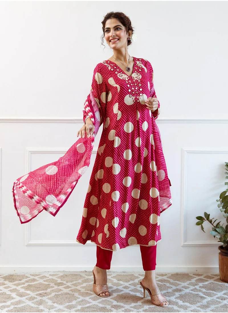 آي شين Women Ethnic Motifs Printed Regular Kurta With Trousers & With Dupatta