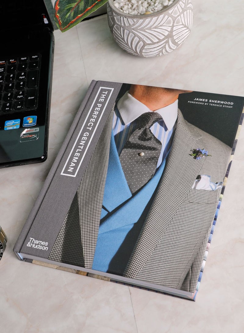 كتاب ذا بيرفكت جنتل مان - Image 1