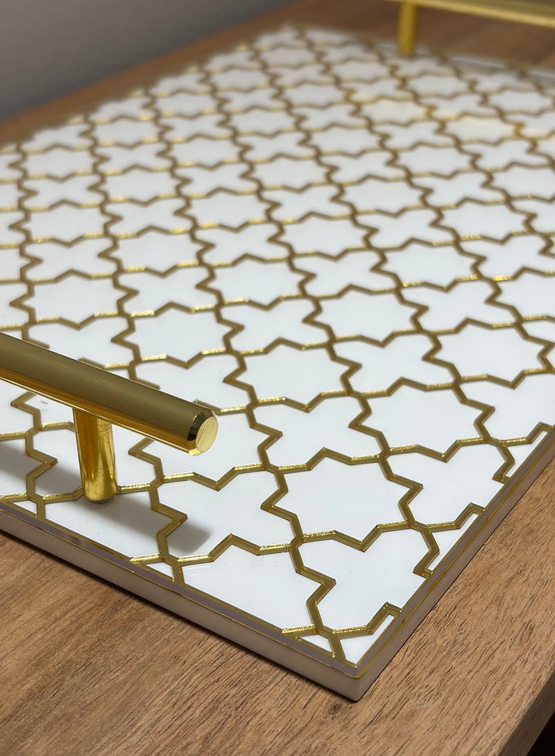 لوحة صينية تقديم من الأكريليك بتصميم مزخرف ومقابض معدنية ذهبية اللون - Image 3