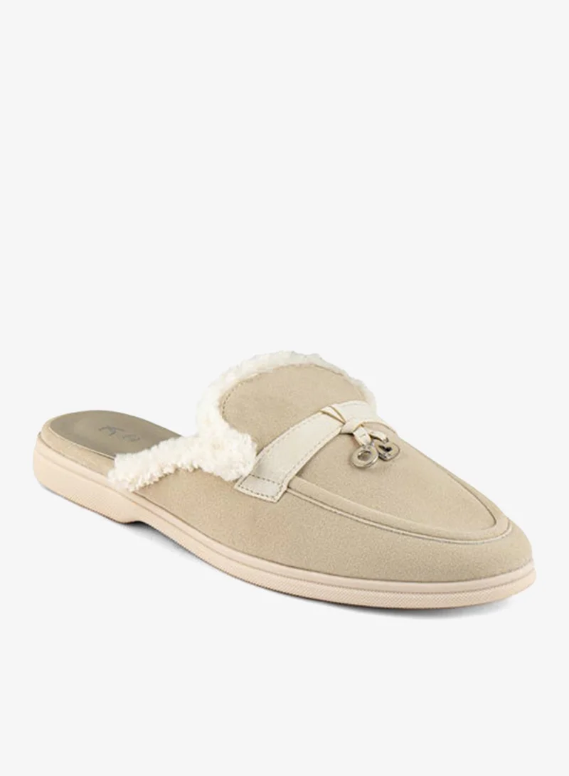 فينتشي صنادل نسائية مسطحة ذات أصابع مدببة