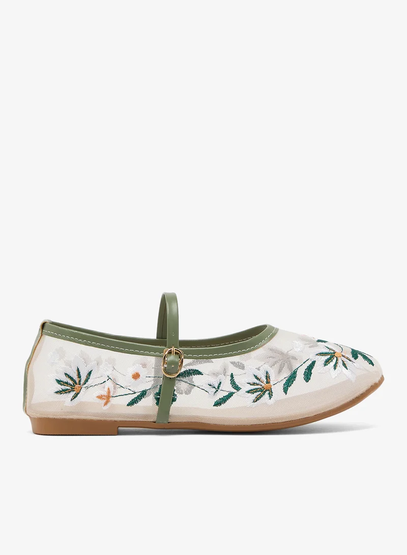جينجر Embroidered Detail Mary Janes