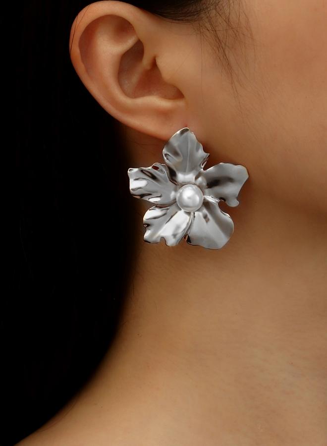 Take Two Flower Faux Pearl Earrings - Image 1
