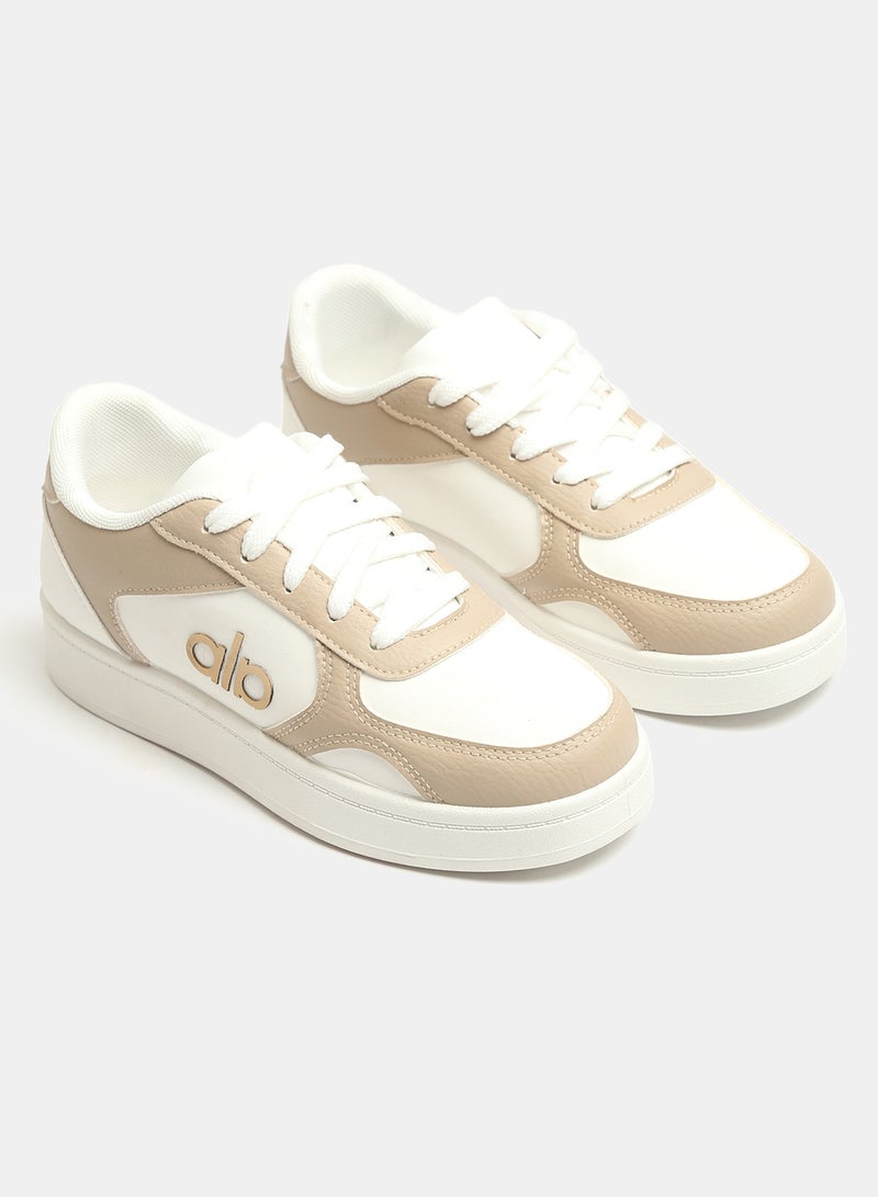 Modern sneakers with a slim, comfortable sole - Image 1