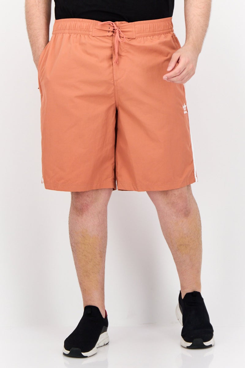 Adidas شورتات تدريب رياضية للرجال بشعار العلامة التجارية، بني - Image 1