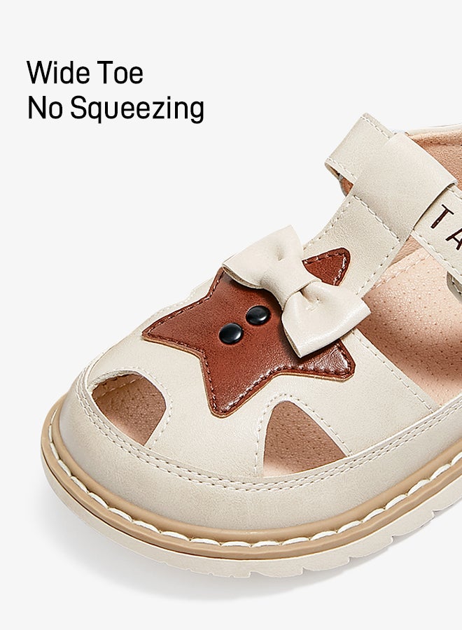 تارانيس صندل بناتي من تارانيس، بيج اللون، مزين بنجمة وفيونكة بتصميم مفتوح - Image 3