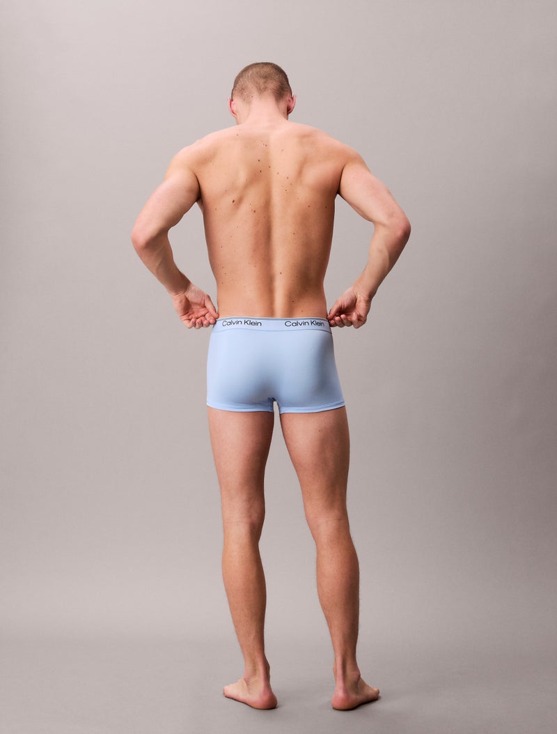 كالفن كلاين طقم 3 سراويل داخلية بخصر منخفض من مجموعة مايكروفايبر ستريتش - Image 5