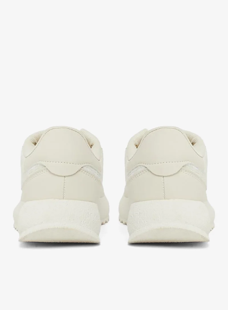 ستايلي اكتيف ستيلي سنيكرز برباط وجوانب مضلعة