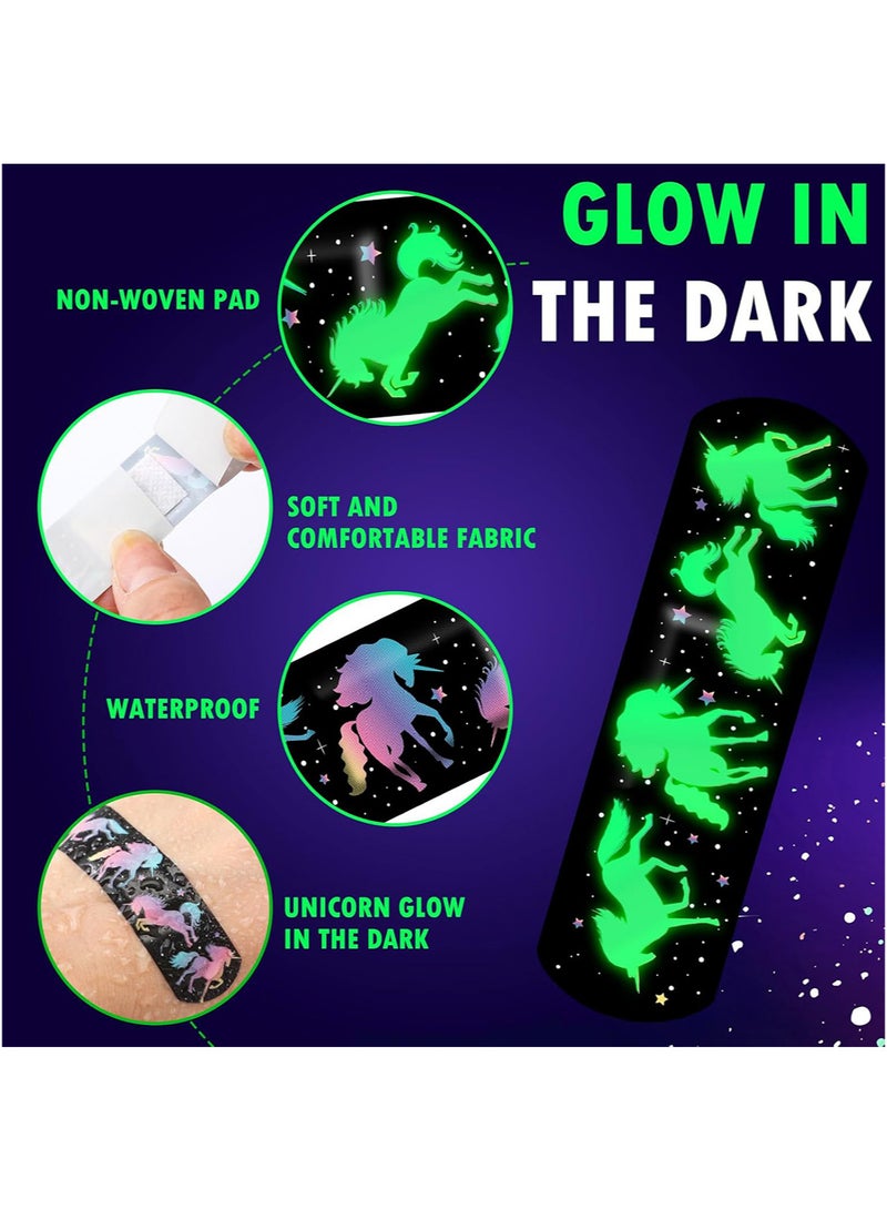 50 قطعة ضمادة مضيئة في الظلام للأطفال ضمادات نيون لطيفة قابلة للتنفس ومقاومة للماء للبنات والأولاد والأطفال الصغار، لفافة لاصقة مرنة للجروح والخدوش والجروح - Image 2
