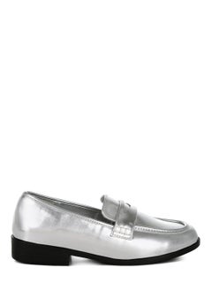 Metallic Faux Leather Flat Loafers in Silver - pzsku/ZAFEC1FAE6D1A629C2220Z/45/_/1725598217/1af3db49-35e8-4d85-84e7-f3cf1b51f62b