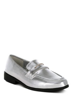 Metallic Faux Leather Flat Loafers in Silver - pzsku/ZAFEC1FAE6D1A629C2220Z/45/_/1725598227/ca43cfff-b118-4b5a-9366-62c293e29218