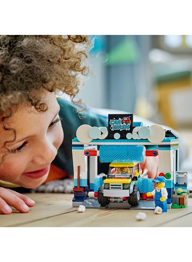 ليغو City Carwash 60362 Building Toy Set; Fun Gift Idea for Kids Aged 6+; Features Spinnable Washer Brushes and Includes an Automobile and 2 Minifigures (243 Pieces)