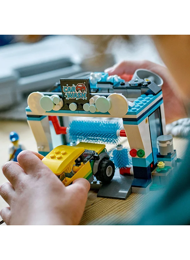 ليغو City Carwash 60362 Building Toy Set; Fun Gift Idea for Kids Aged 6+; Features Spinnable Washer Brushes and Includes an Automobile and 2 Minifigures (243 Pieces)