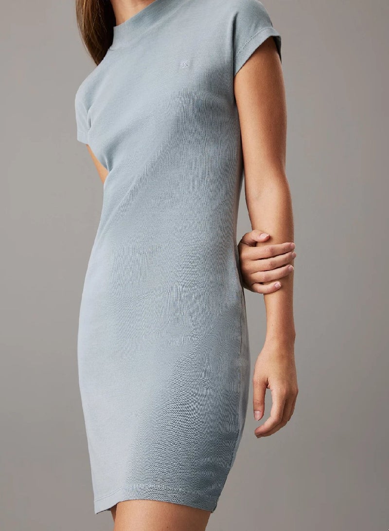 كالفن كلاين جينز فستان بأكمام كاب من قماش الجيرسيه القطني - Image 4