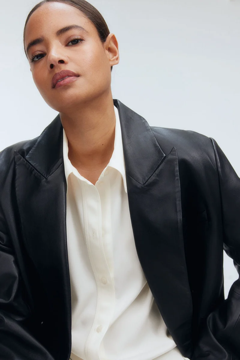 اتش اند ام قميص بحزام ربط لفترة الحمل وبعدها من تشكيلة ماما