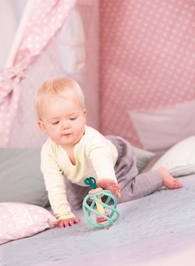 هيب هايب لعبة تسنين التفاح للأطفال | حلقات خشخيشة دوارة من السيليكون | لعبة حسية تعلق على السرير وعربة الأطفال | آمنة من الولادة - Image 5