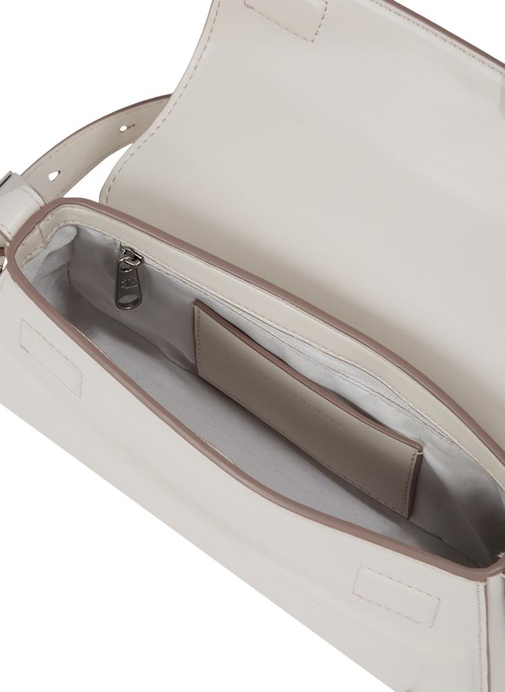Calvin Klein Jeans BELTED SMALL SHOULDER BAG  - Image 4