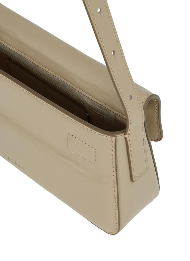 Calvin Klein Jeans BELTED SMALL SHOULDER BAG  - Image 4