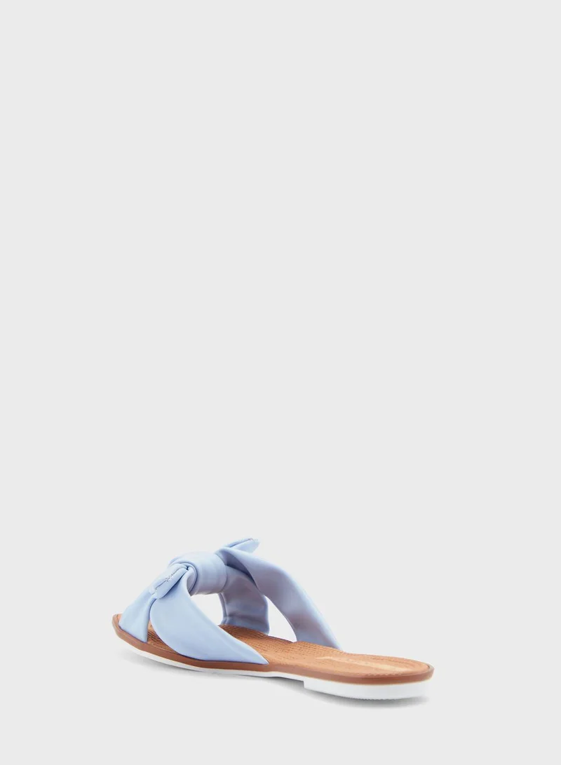 MOLECA Mikayla Cross Strap Flat Sandals