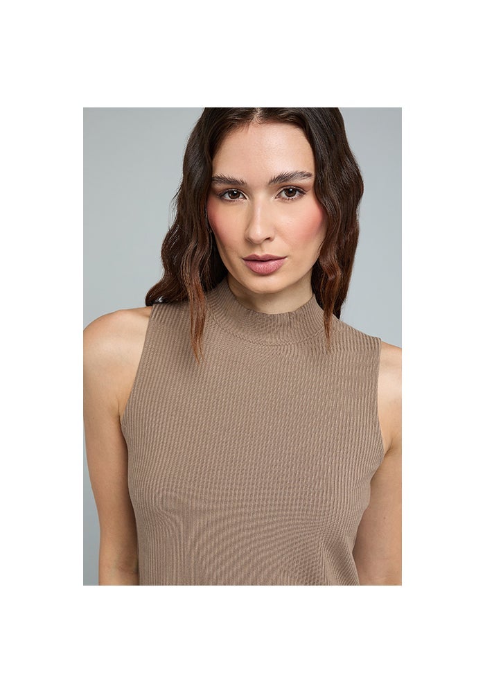 R&B Ribbed Sleeveless Top with High Neck - Image 4
