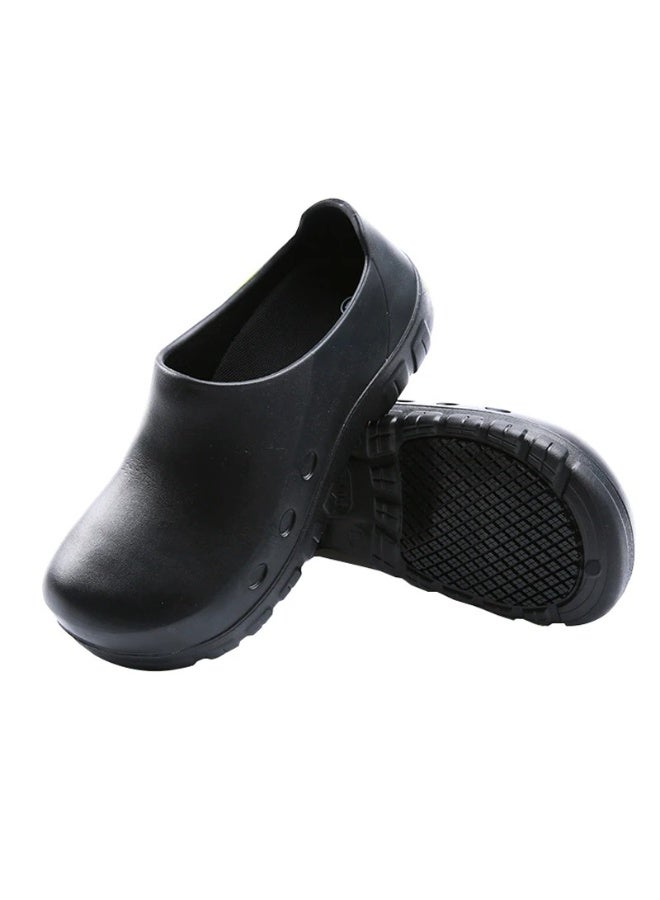 Chef's shoes, black, non-slip, waterproof and oil-resistant, with knife and impact protection, and equipped with comfortable orthopedic insoles. - Image 1