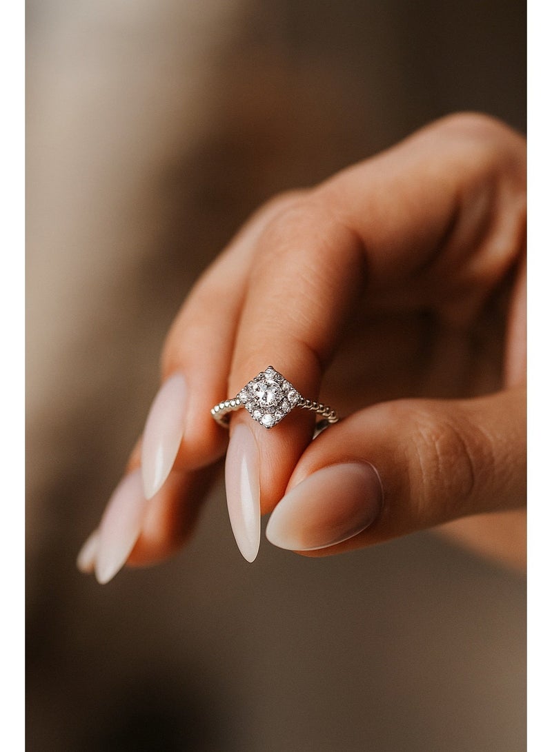 ثري دايموندز خاتم كريستال هالو مربع فضي – مجوهرات فاخرة مطلية بالبلاتين والروديوم للنساء في علبة هدية - Image 3