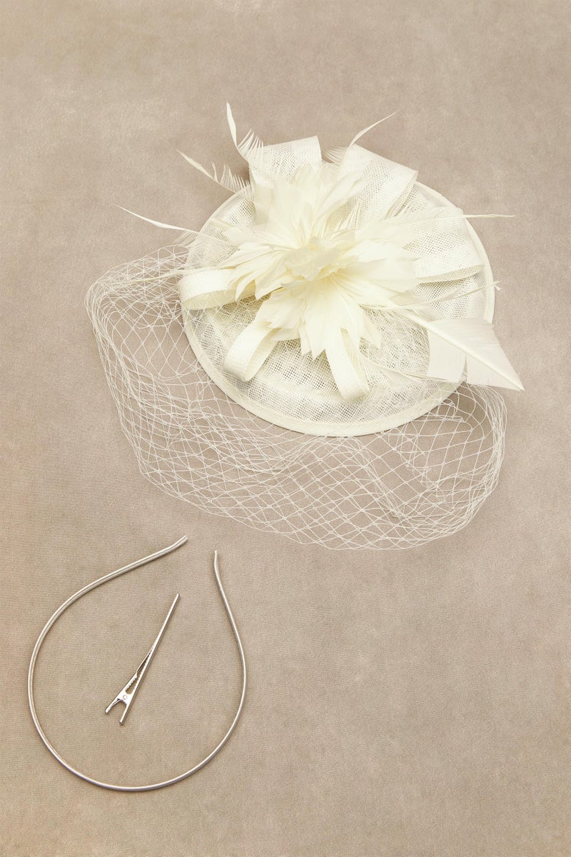 BABEYOND Fascinator Hat Veil Feather Fascinator Tea Party Kentucky Pillbox Derby Hat Bridal Wedding Party Beige - Image 3