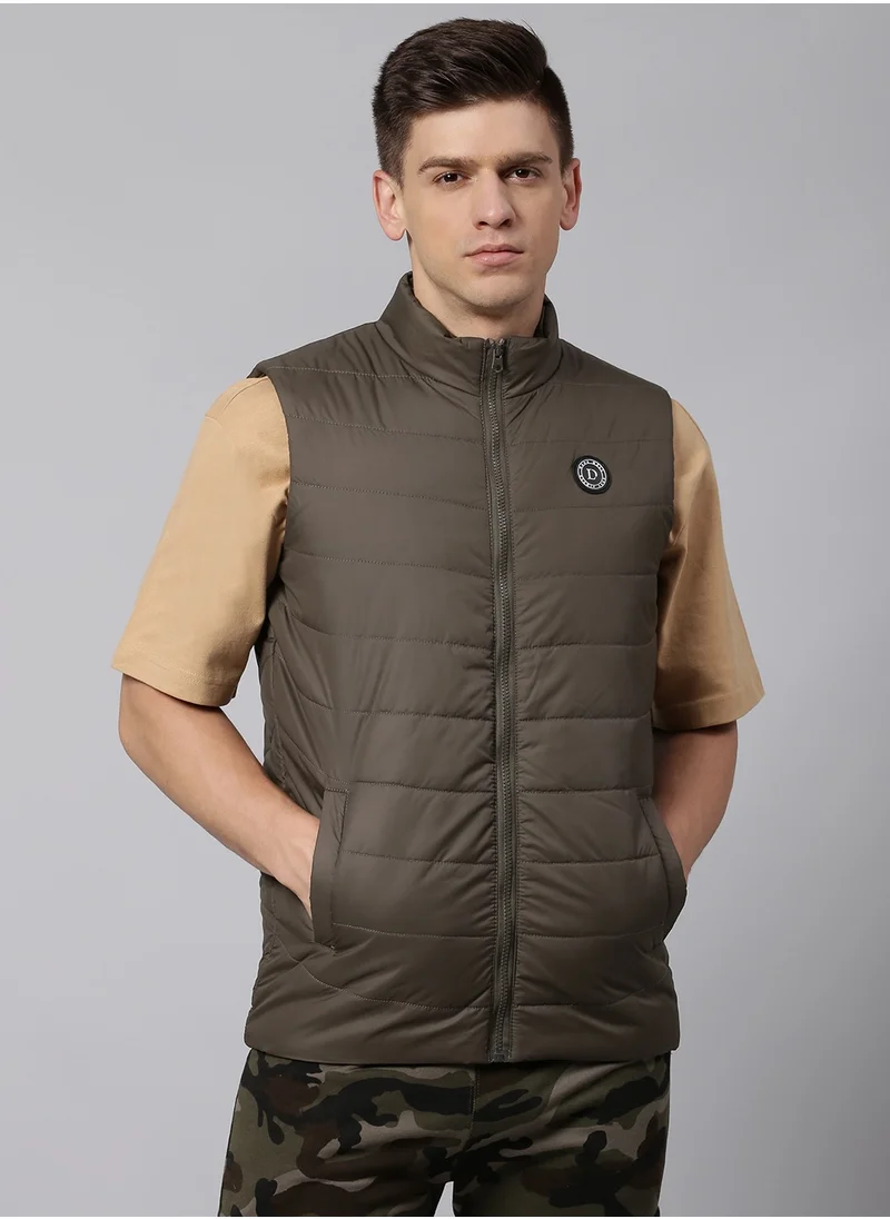 دينيس لينغو Olive Regular Fit Men's Solid Mock Neck Sleeveless Polyester Jacket with Zipper Closure