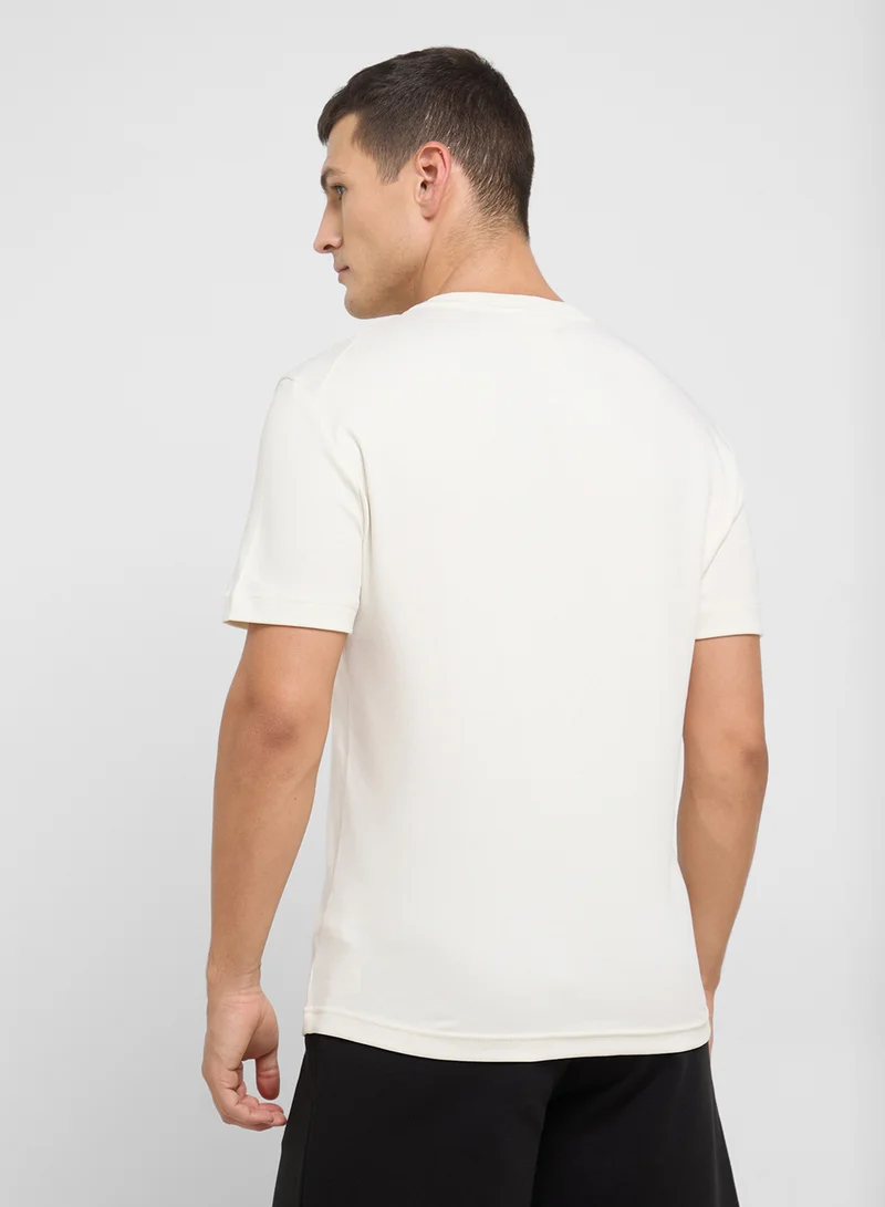كالفن كلاين Logo Crew Neck T-Shirt