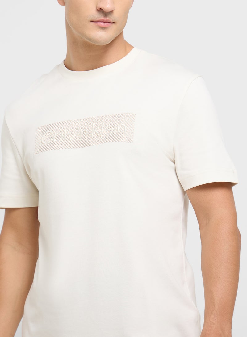 CALVIN KLEIN Logo Crew Neck T-Shirt - Image 3