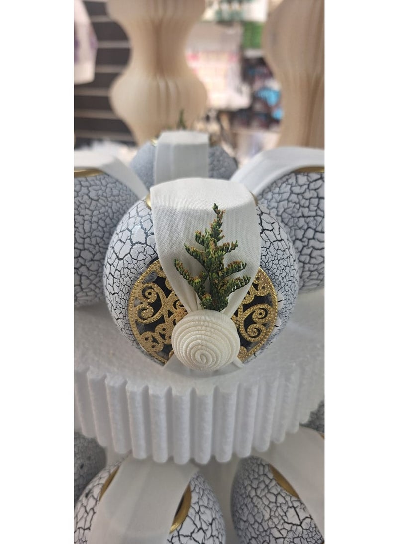 Distributions and gifts 12 pieces