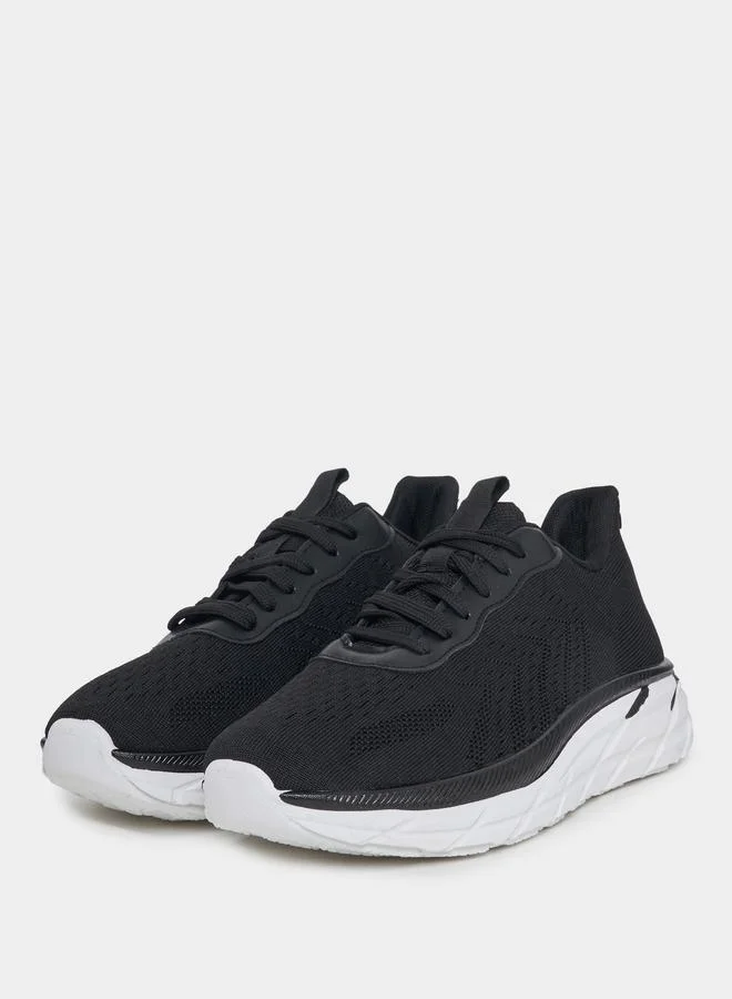 ستايلي اكتيف حذاء بتفاصيل بارزة الملمس مع رباط غلق