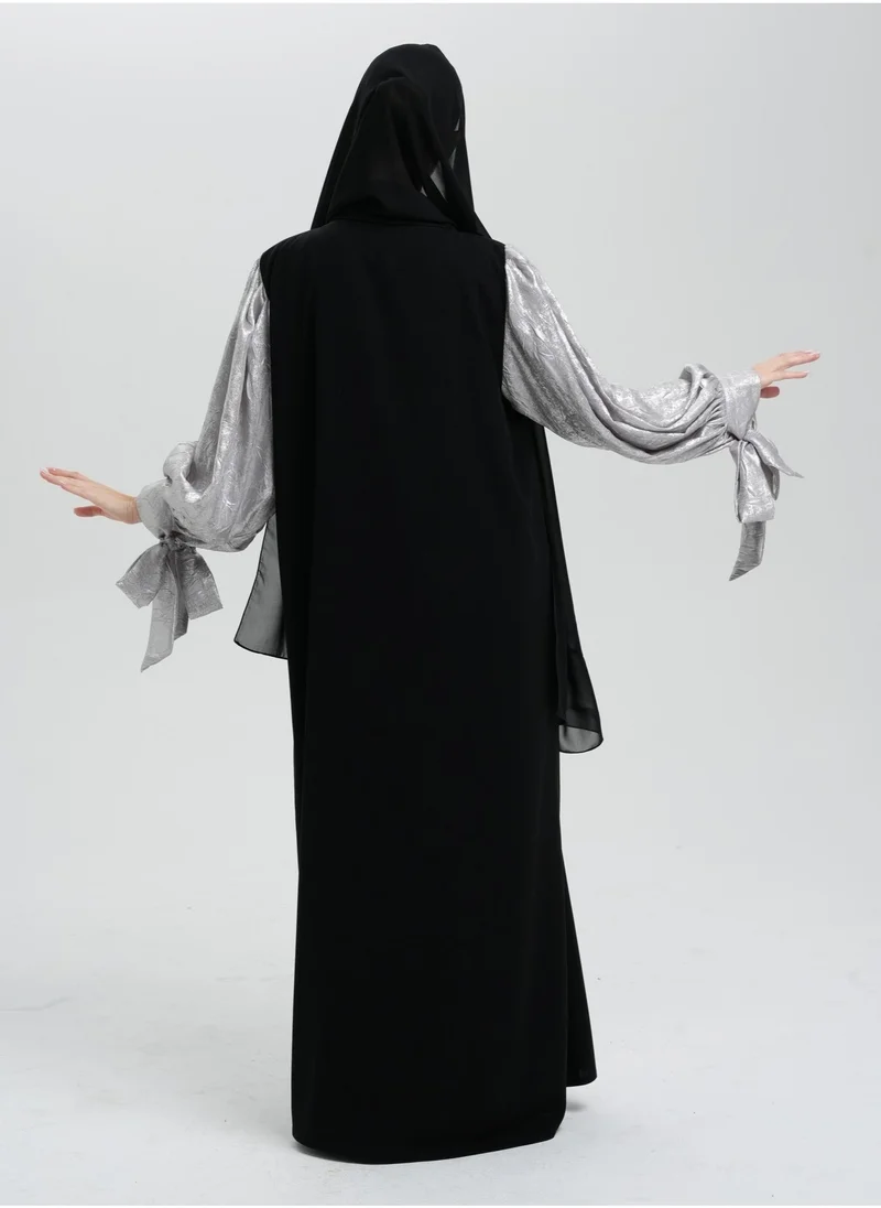 Meem by Mariyah Front open abaya with cuff sleeves