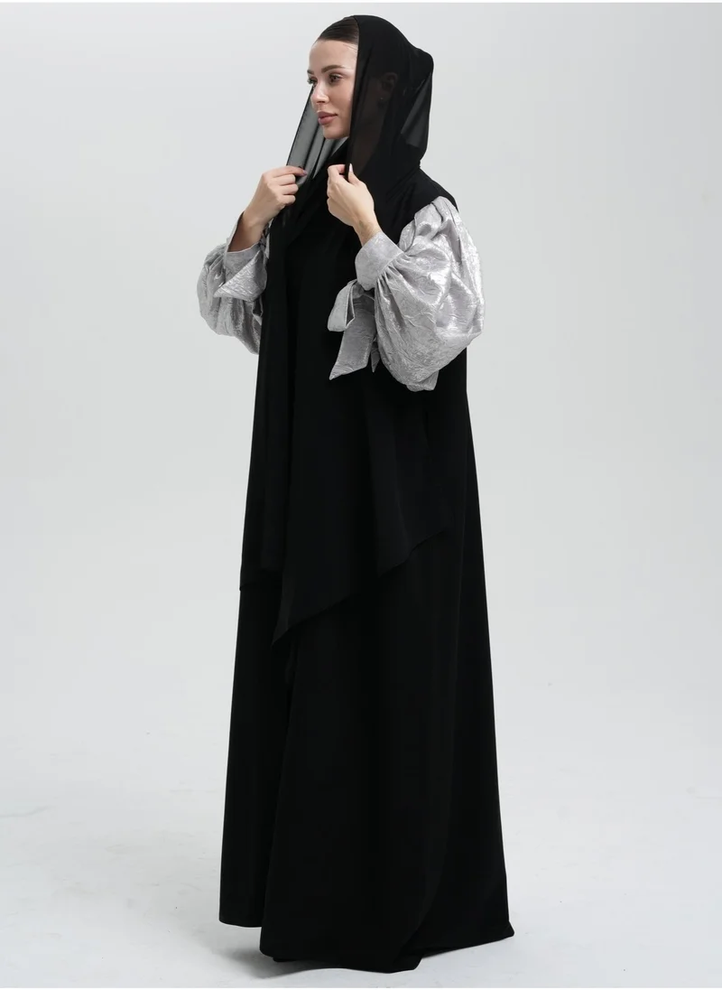 Meem by Mariyah Front open abaya with cuff sleeves