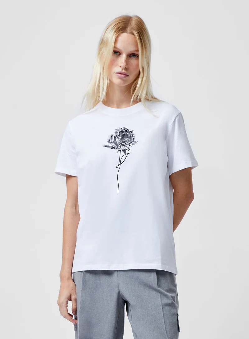 فرنش كونكشن تيشيرت قطن مطبوع بياقة دائرية