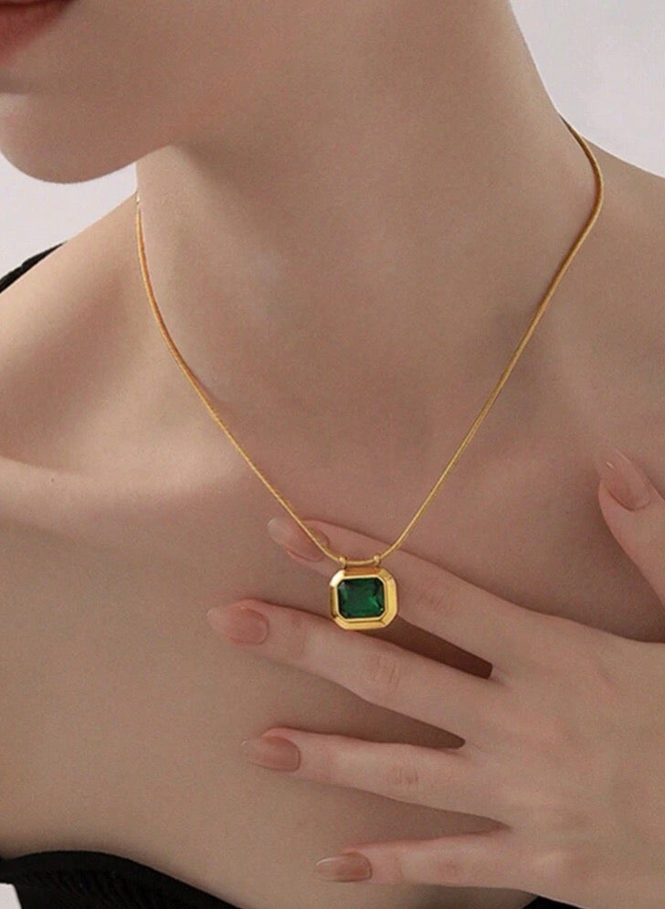 نون-شى سلسال نسائي أنيق من الاستانلس ستيل مطلي باللون الذهبي عيار 18 - Image 1