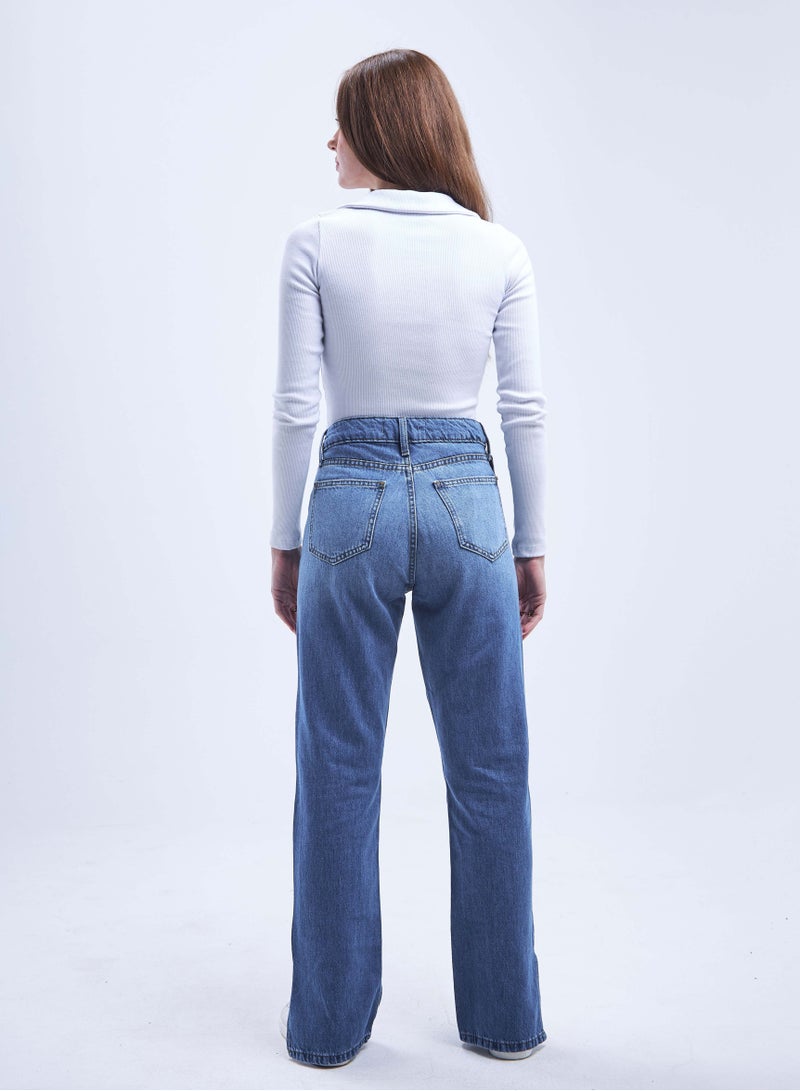 CIZARO High-Waist Medium Wash Split Hem Cross-Belt Straight Leg Jeans. - Image 2