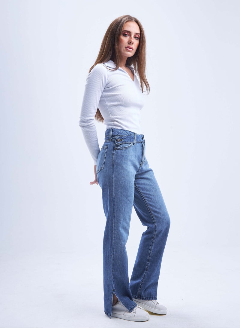 CIZARO High-Waist Medium Wash Split Hem Cross-Belt Straight Leg Jeans. - Image 3
