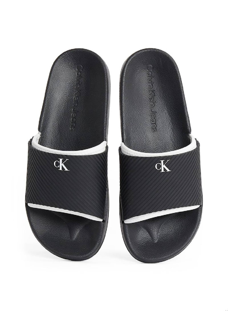 كالفن كلاين جينز شبشب بشعار من الجلد الصناعي - Image 4