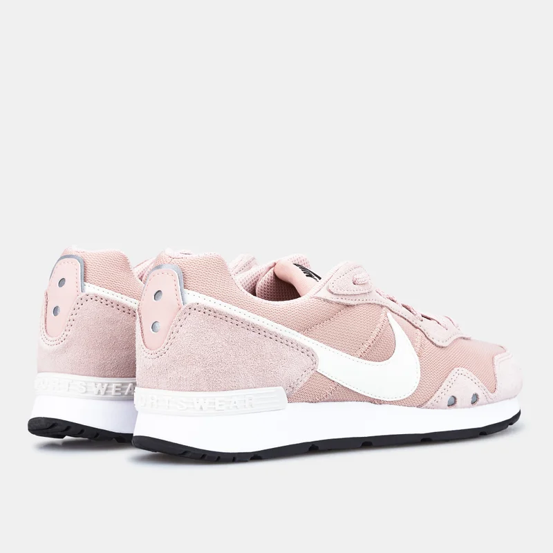 Nike Women's Venture Runner Shoe